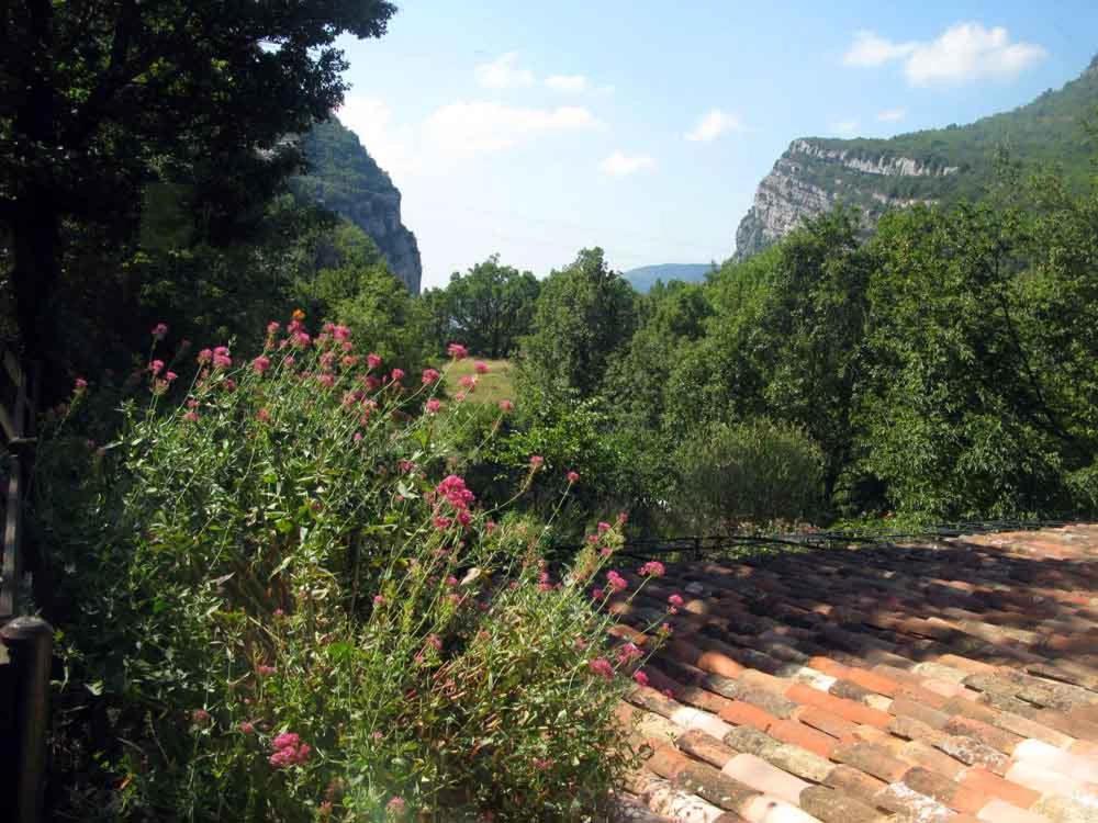 Chambre D'Hotes La Cascade Courmes Exterior photo