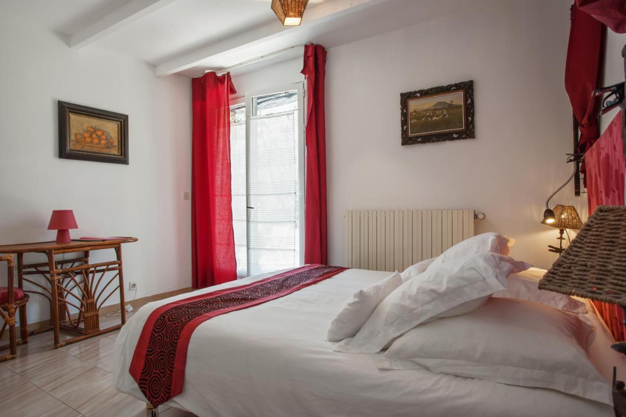 Chambre D'Hotes La Cascade Courmes Exterior photo